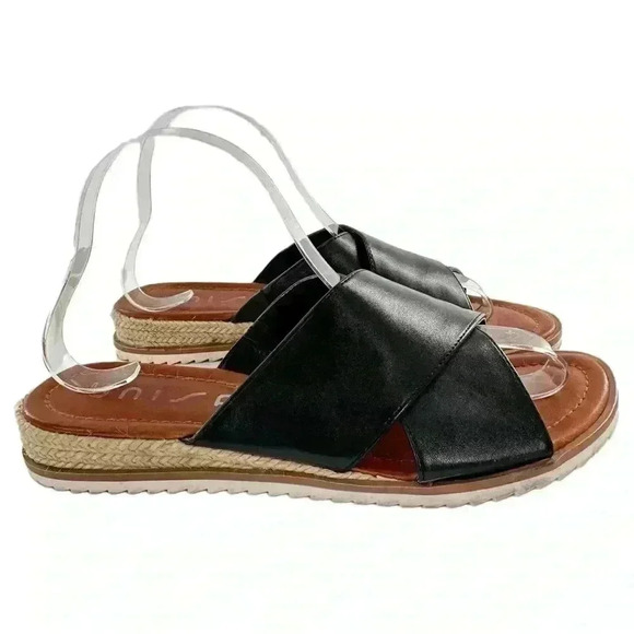 Unisa womens Unjassa sandals size 7.5 black faux leather cross cross slides - Picture 1 of 13